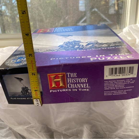 History Channel Pictures in Time Flag Raising at Iwo Jima 500Pc Puzzle - Picture 5 of 6